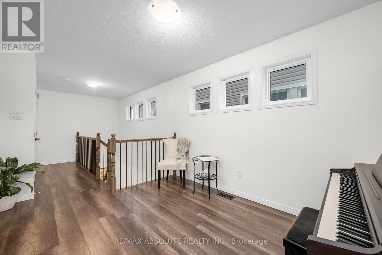 Photo 49 of 302 Haliburton Heights, Ottawa ON