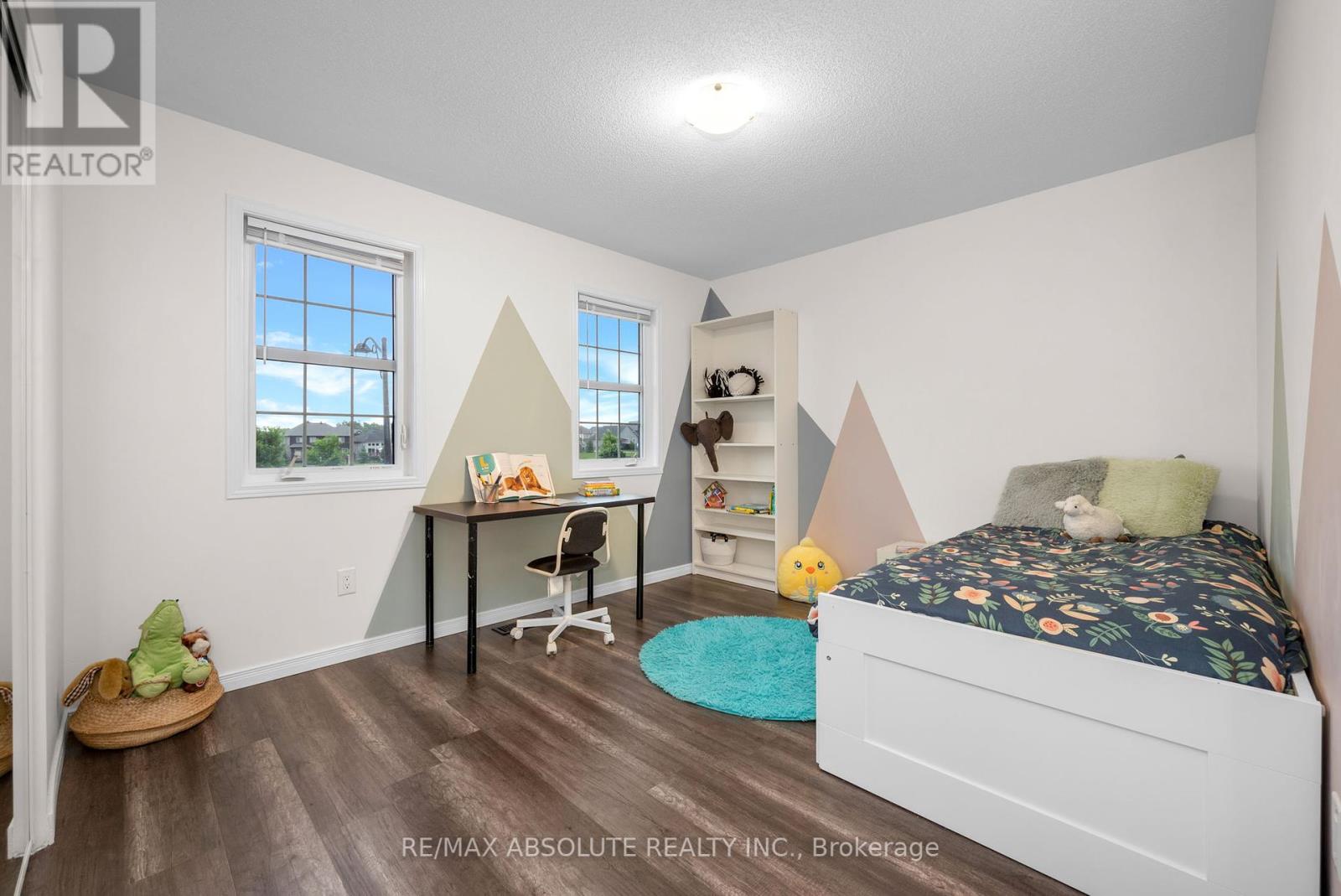 Photo 36 of 302 Haliburton Heights, Ottawa ON