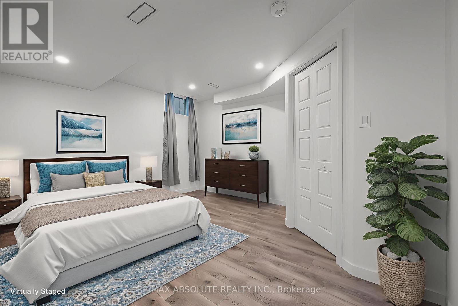 Photo 13 of 302 Haliburton Heights, Ottawa ON