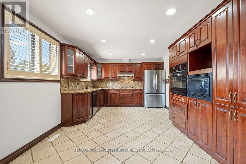 Photo 34 of 12 Eldorado Court, Toronto ON