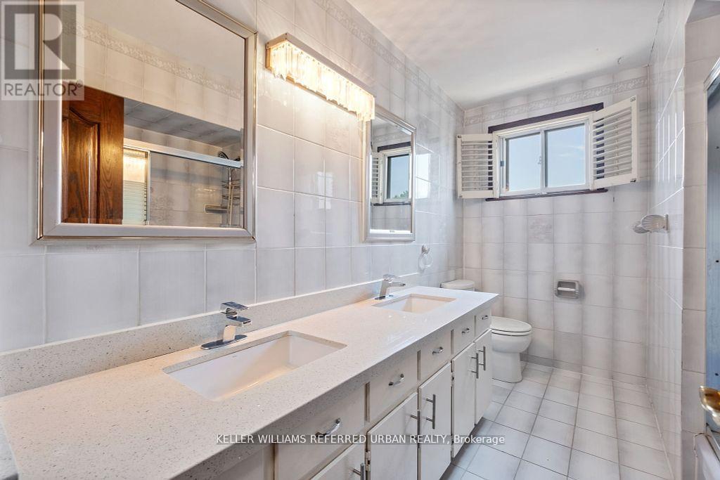Photo 3 of 12 Eldorado Court, Toronto ON