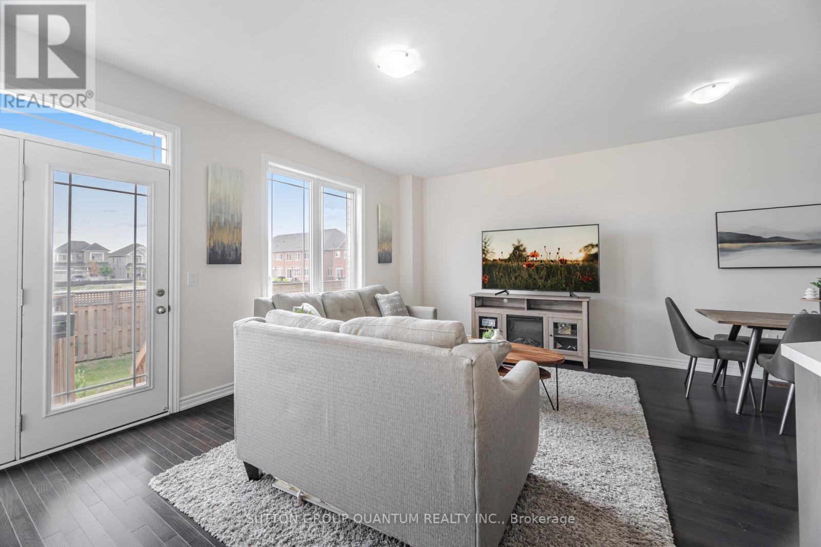 Photo 12 of 11 Cosbury Lane, Caledon ON