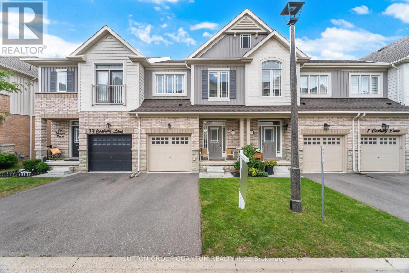 Photo 2 of 11 Cosbury Lane, Caledon ON
