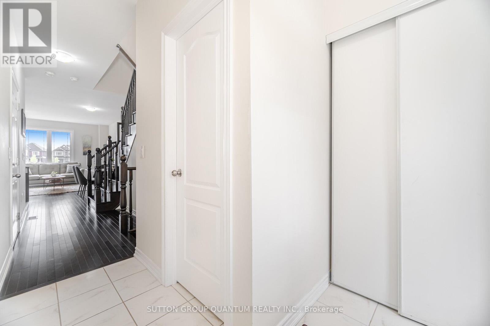 Photo 4 of 11 Cosbury Lane, Caledon ON