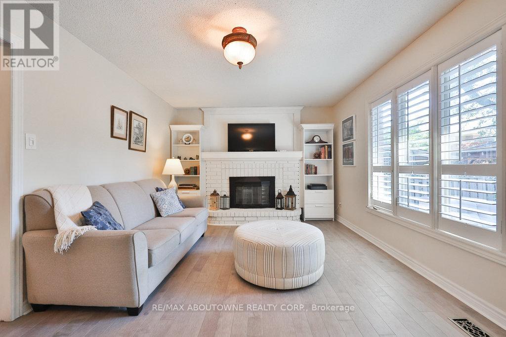 Photo 37 of 542 Hambling Court, Burlington ON