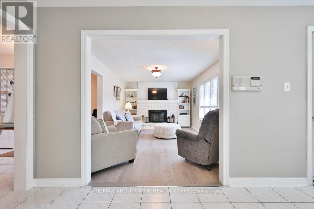 Photo 29 of 542 Hambling Court, Burlington ON