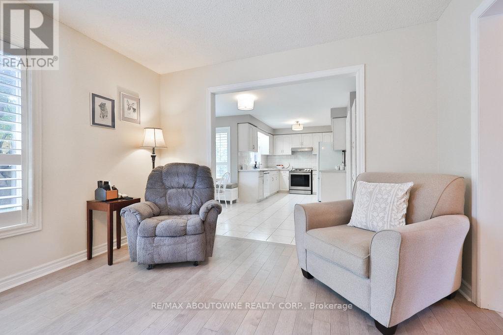 Photo 38 of 542 Hambling Court, Burlington ON