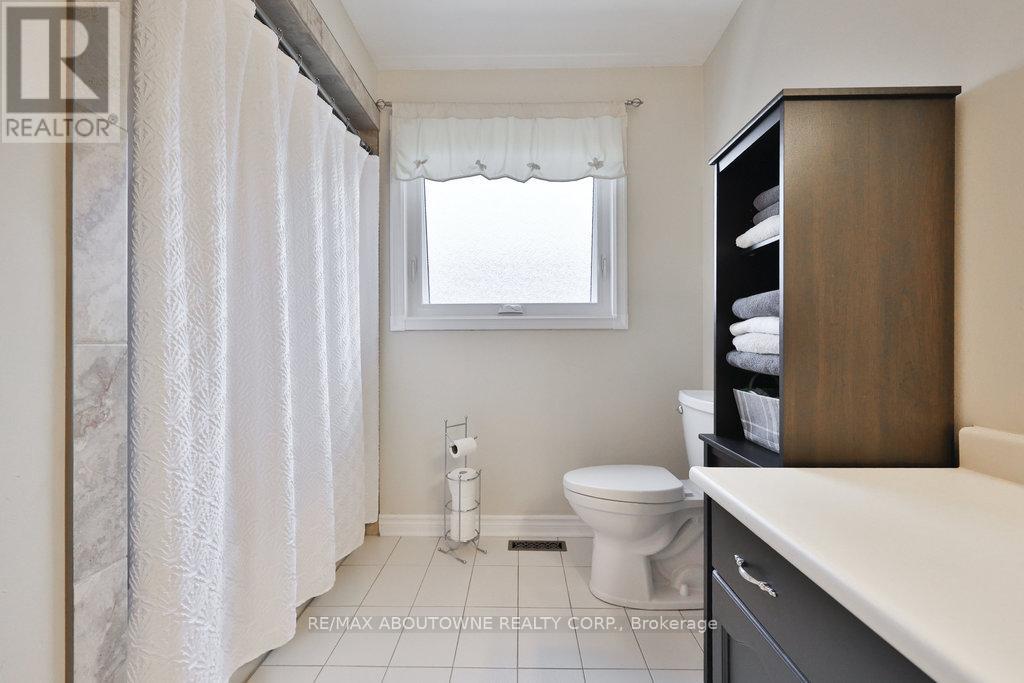 Photo 44 of 542 Hambling Court, Burlington ON