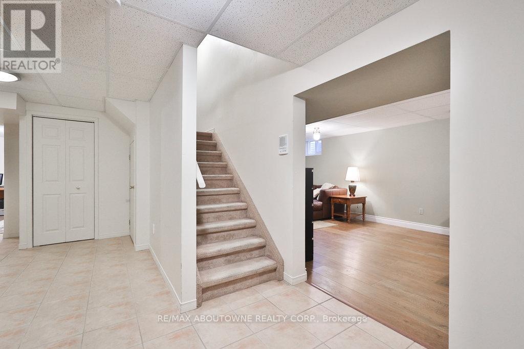 Photo 24 of 542 Hambling Court, Burlington ON