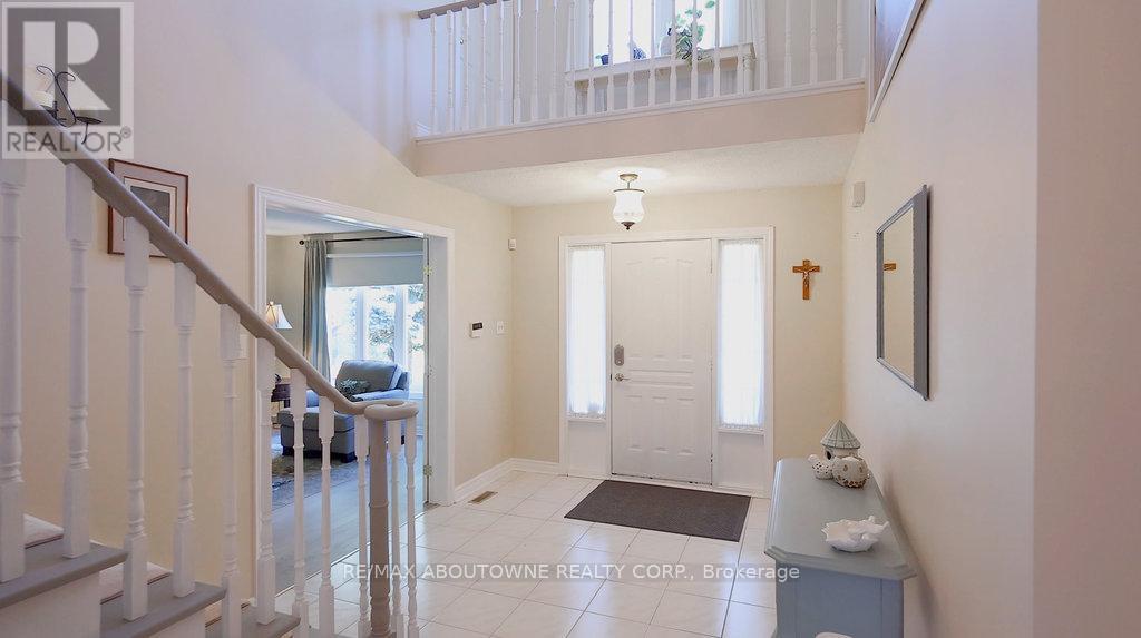 Photo 1 of 542 Hambling Court, Burlington ON
