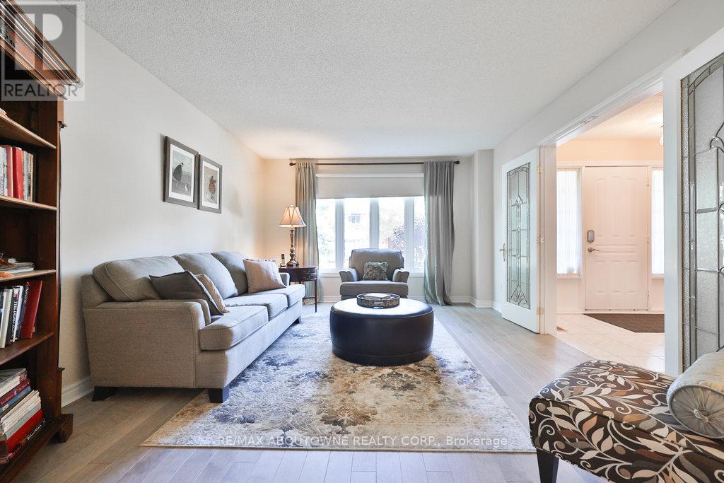 Photo 50 of 542 Hambling Court, Burlington ON