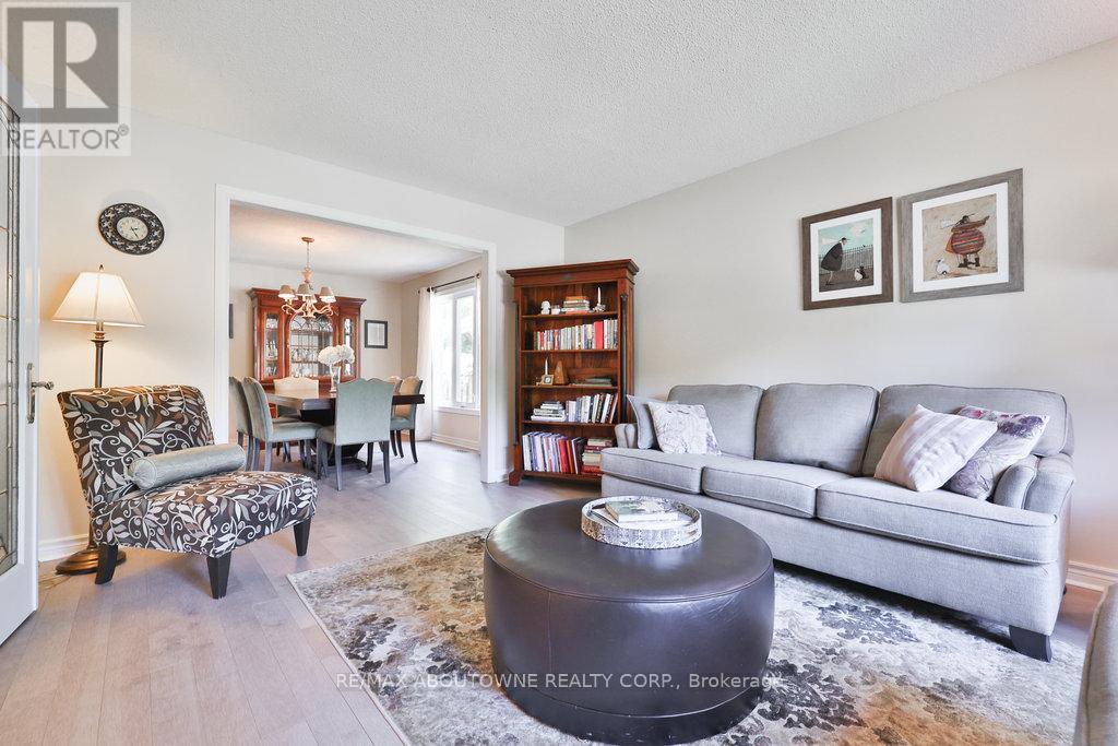 Photo 32 of 542 Hambling Court, Burlington ON