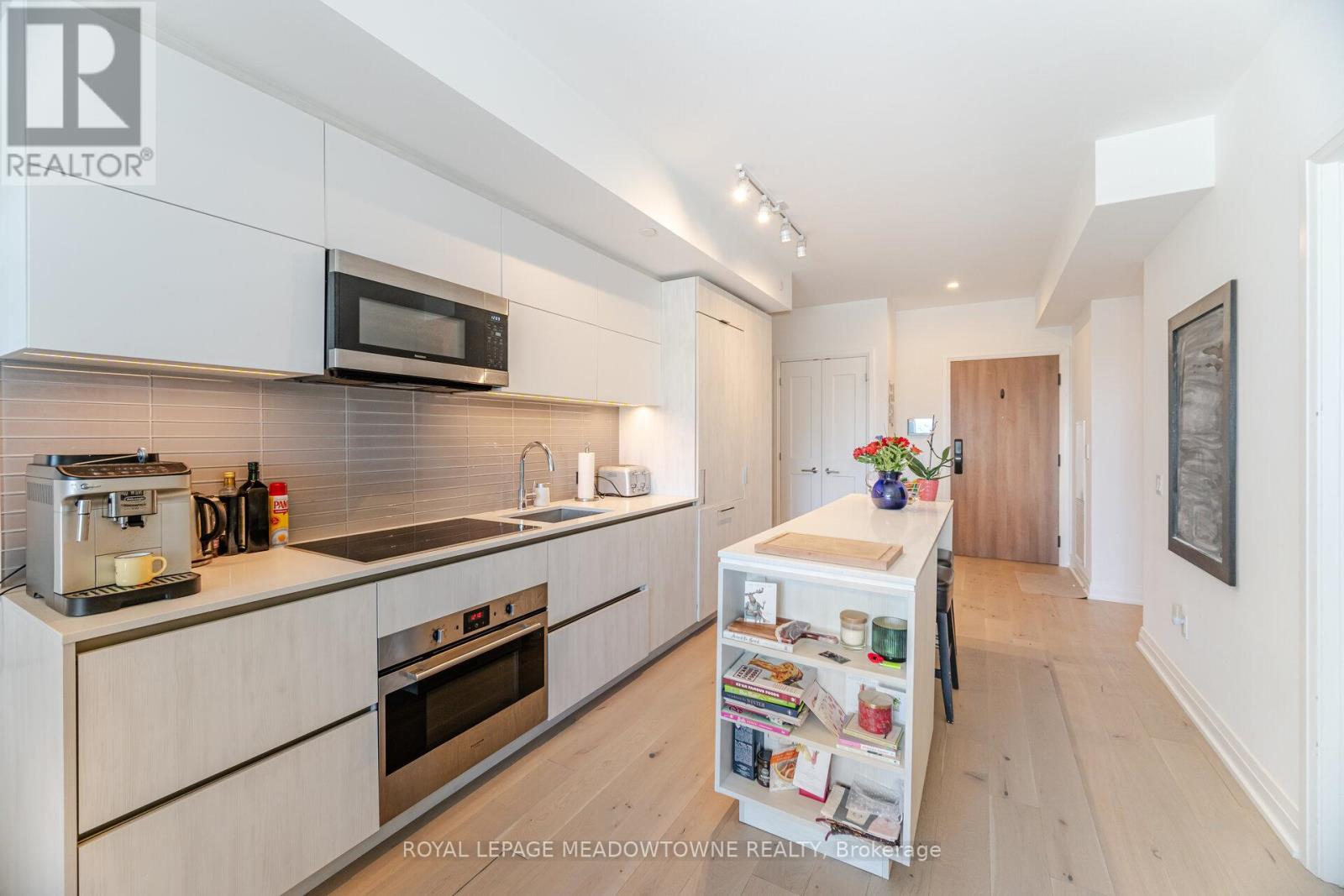 Photo 20 of 307 21 Park Street E, Mississauga ON