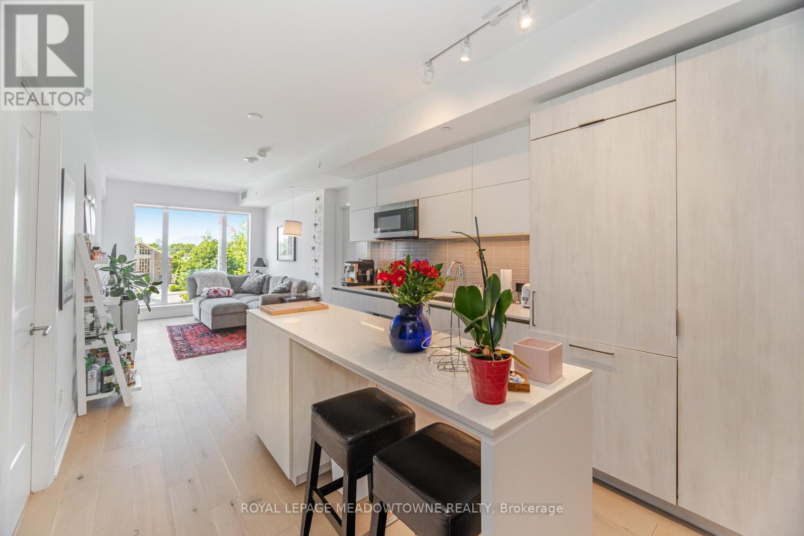 Photo 37 of 307 21 Park Street E, Mississauga ON