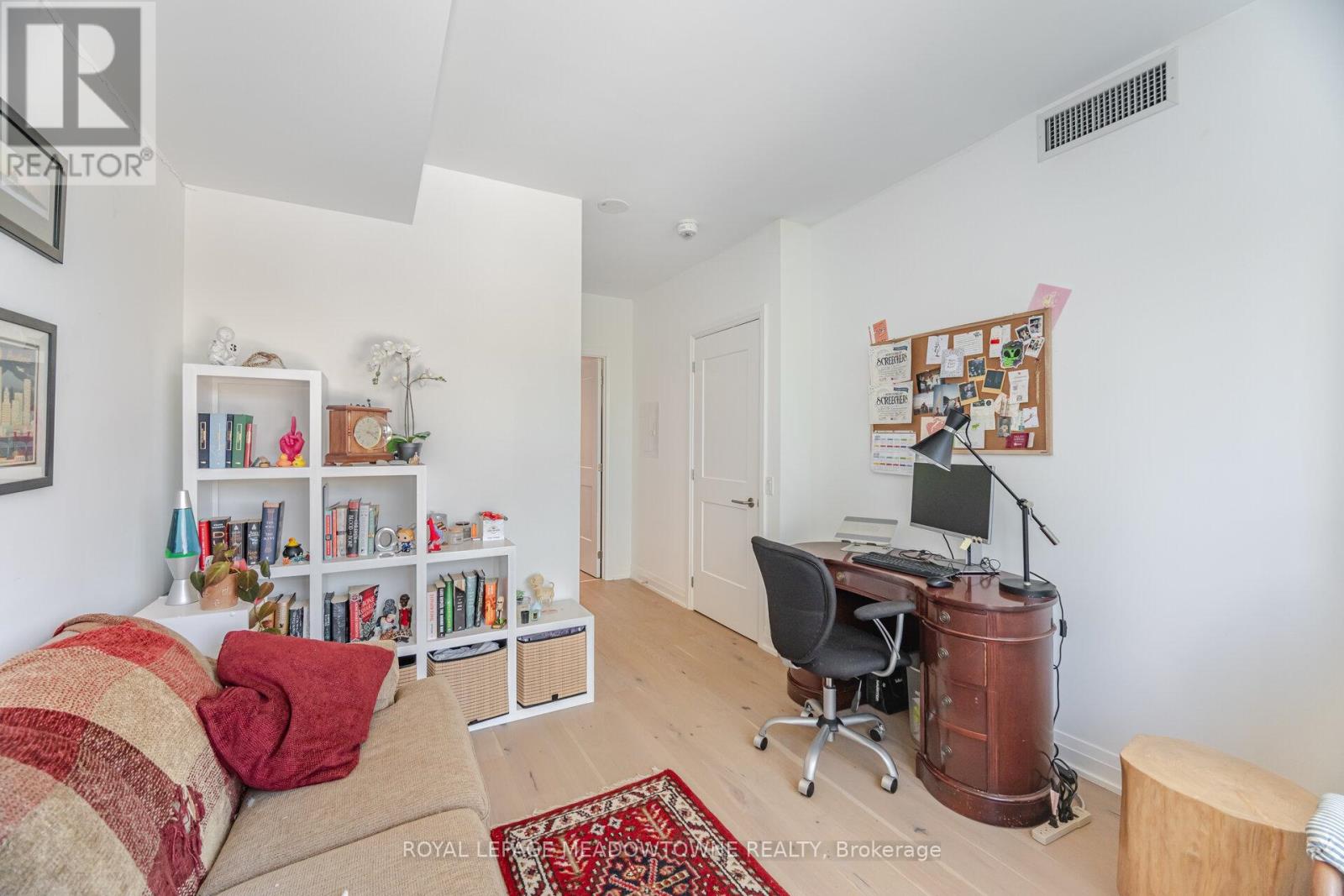 Photo 18 of 307 21 Park Street E, Mississauga ON