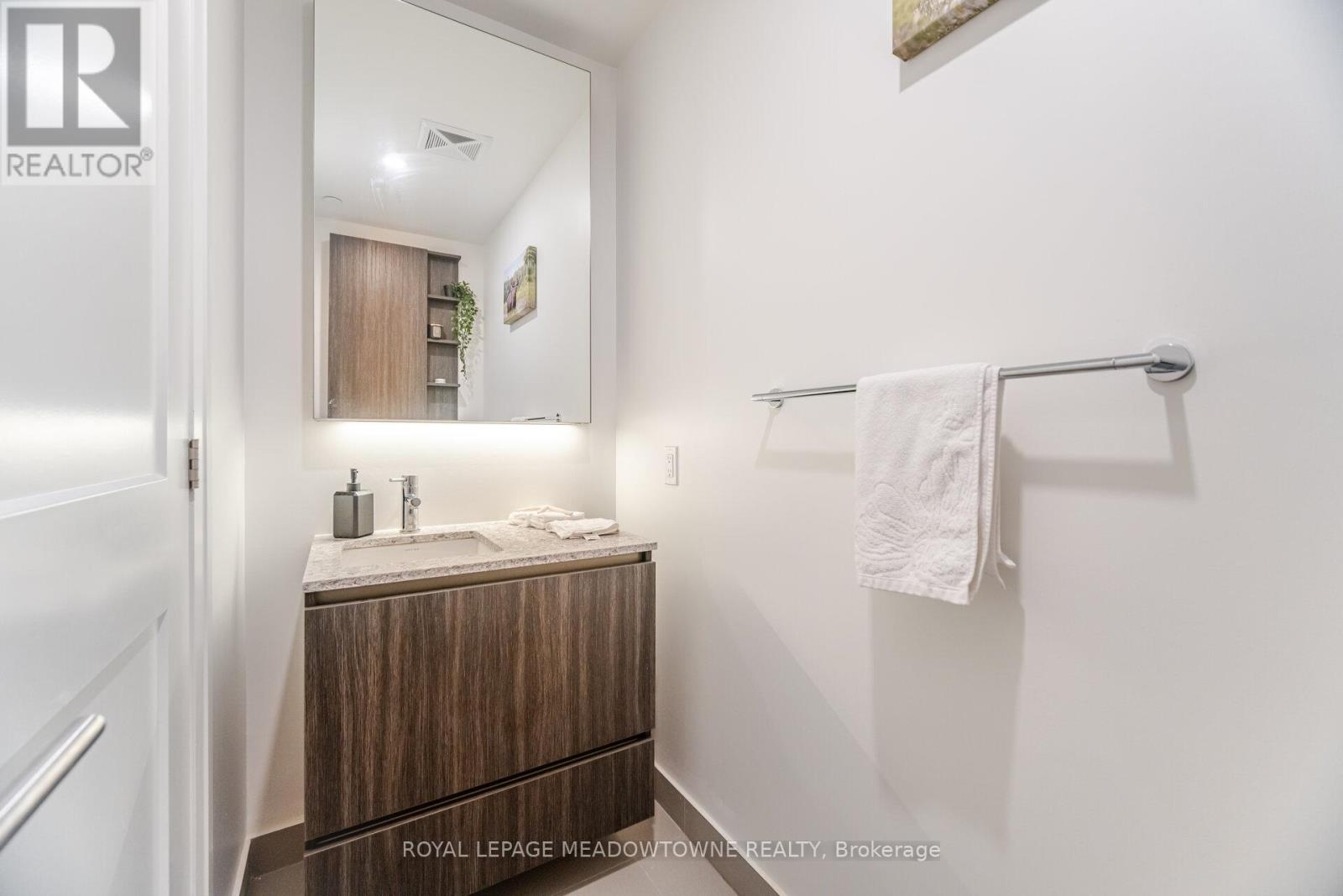 Photo 29 of 307 21 Park Street E, Mississauga ON