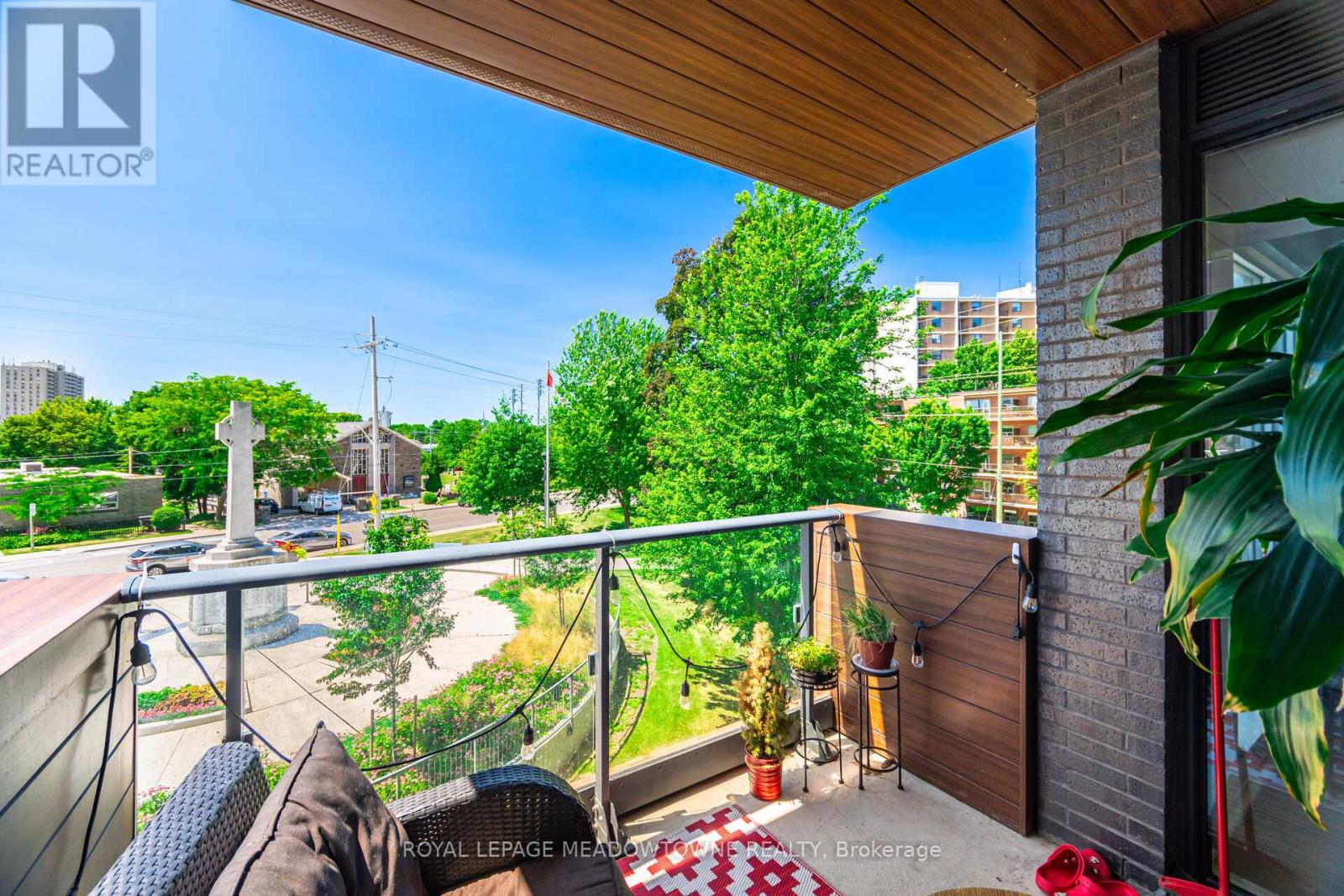 Photo 11 of 307 21 Park Street E, Mississauga ON