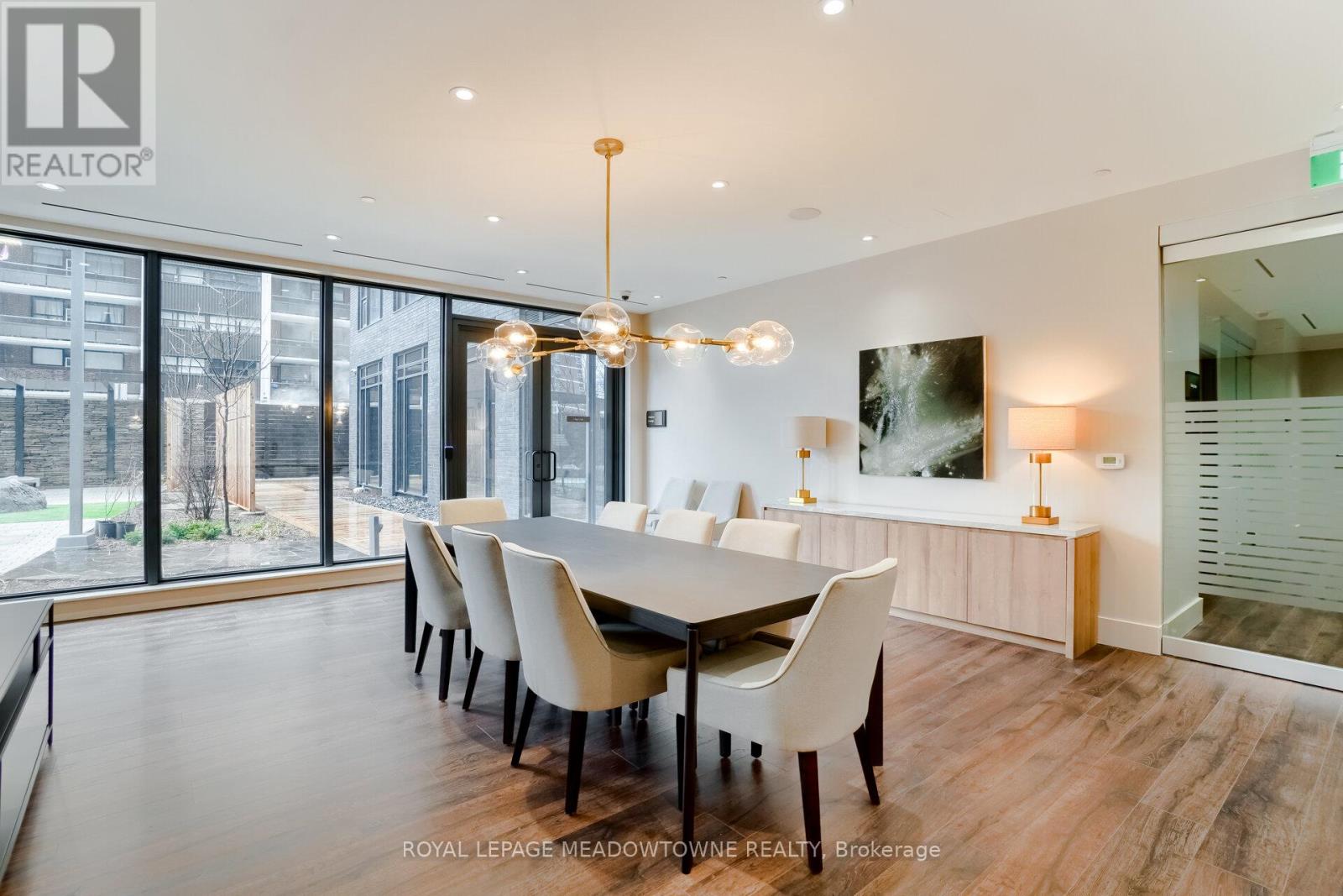 Photo 3 of 307 21 Park Street E, Mississauga ON