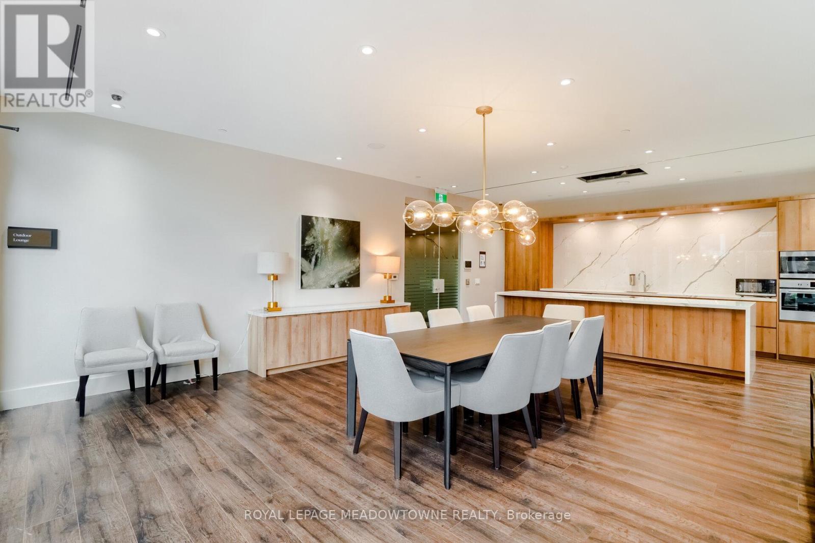 Photo 23 of 307 21 Park Street E, Mississauga ON