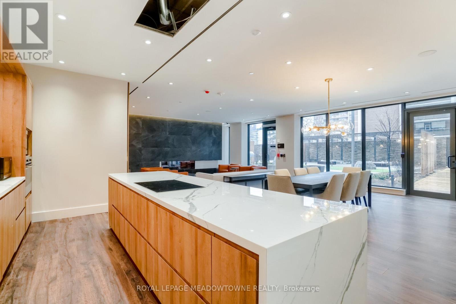 Photo 25 of 307 21 Park Street E, Mississauga ON