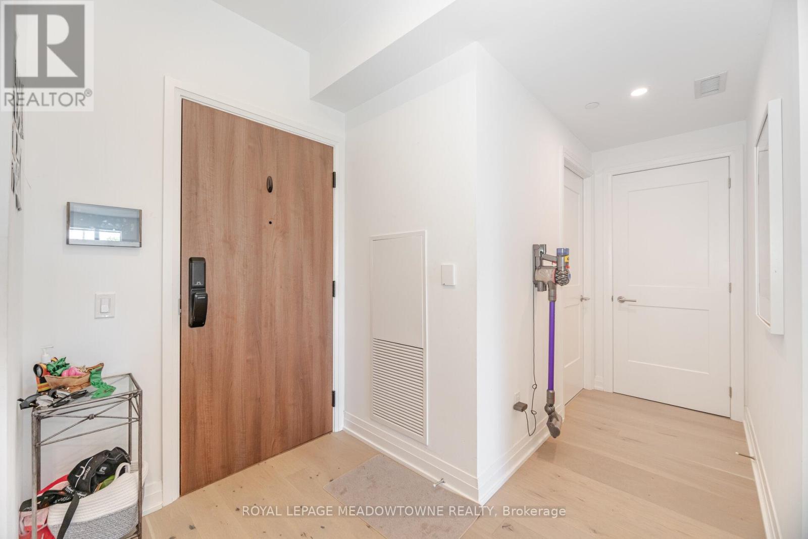 Photo 46 of 307 21 Park Street E, Mississauga ON