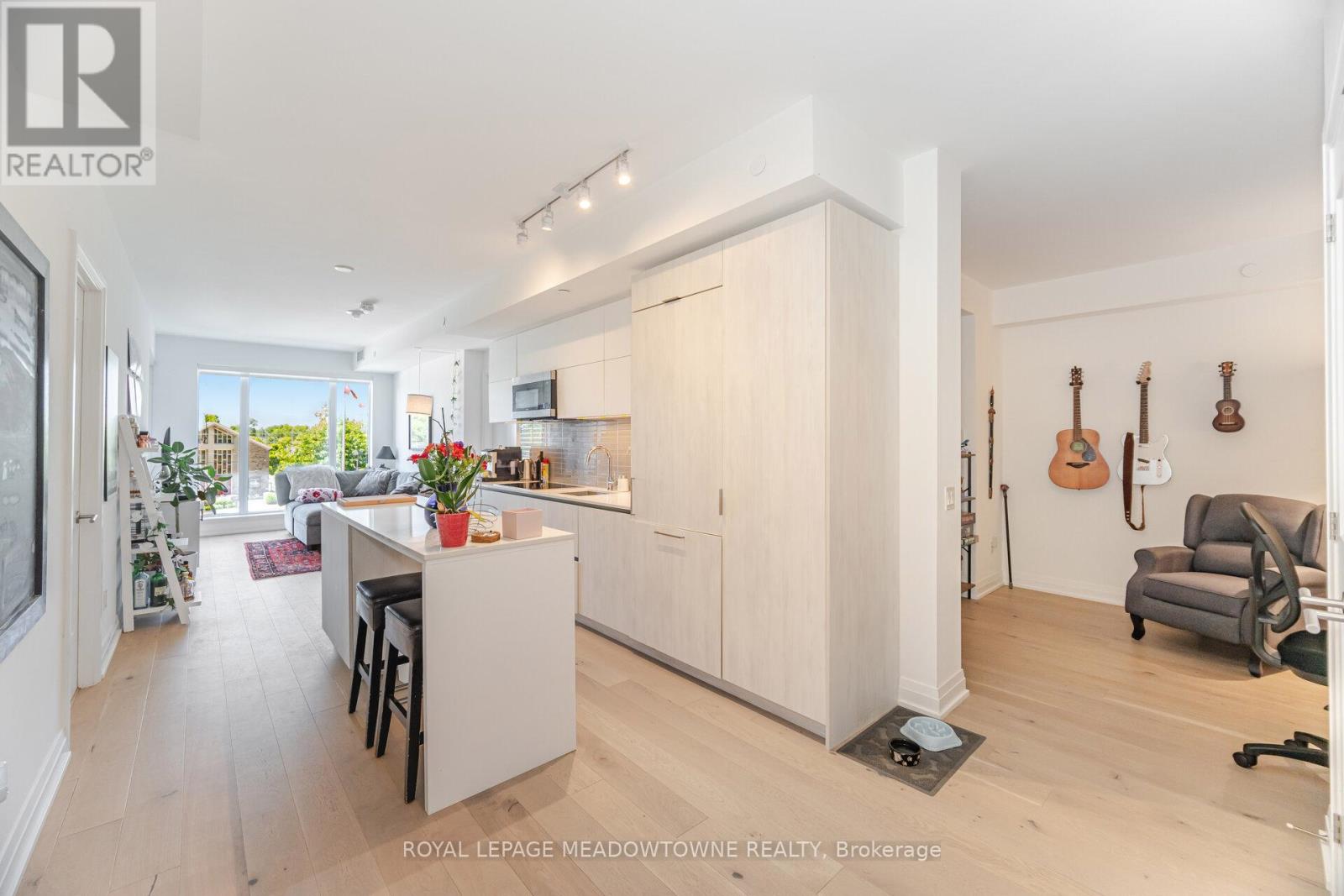 Photo 34 of 307 21 Park Street E, Mississauga ON