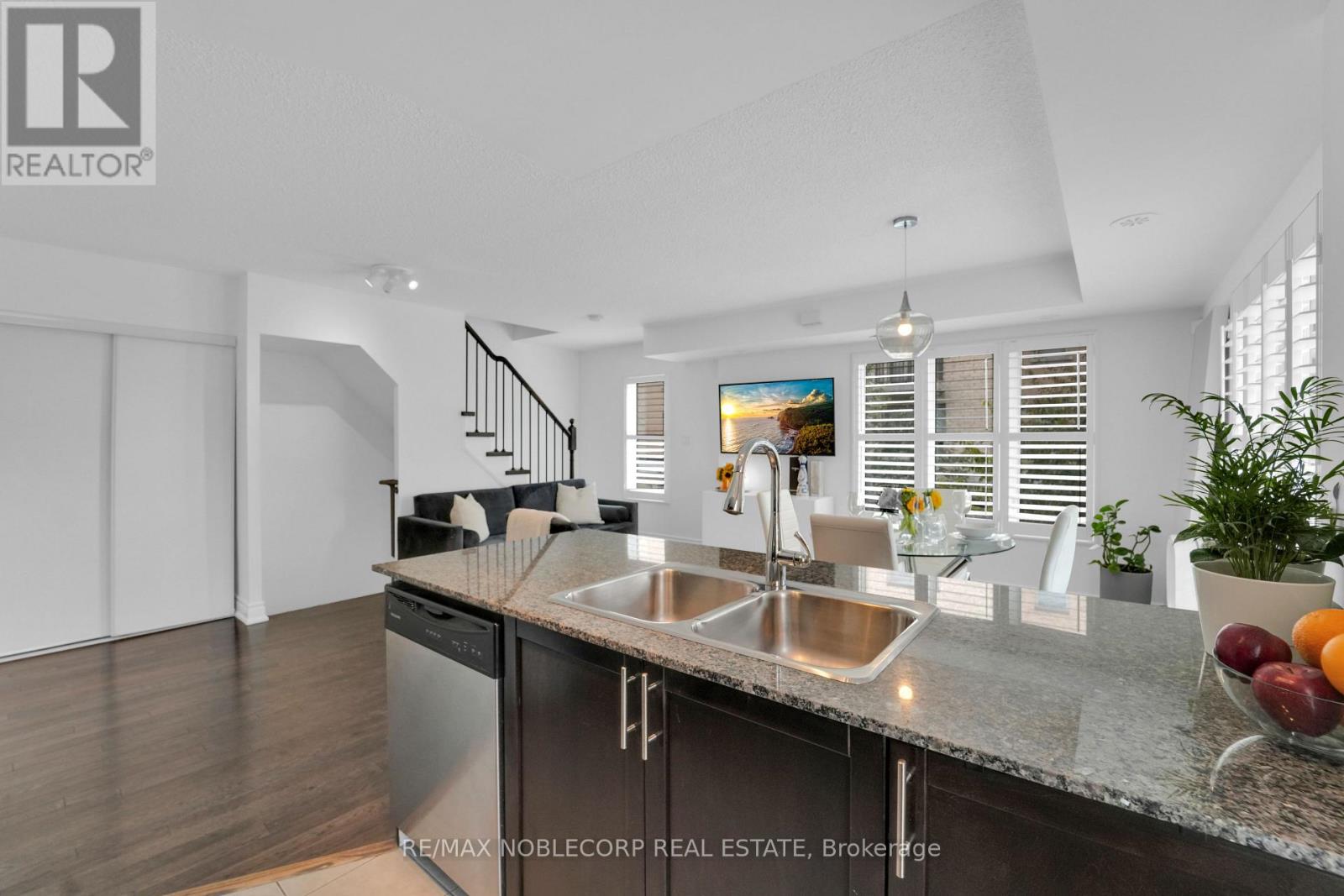 Photo 37 of 239 13 Foundry Avenue, Toronto ON