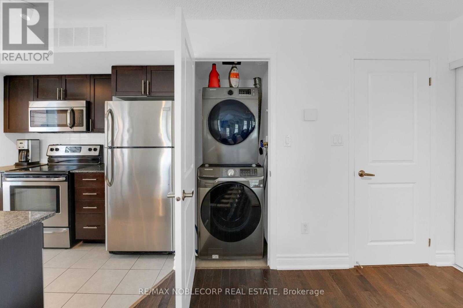 Photo 40 of 239 13 Foundry Avenue, Toronto ON