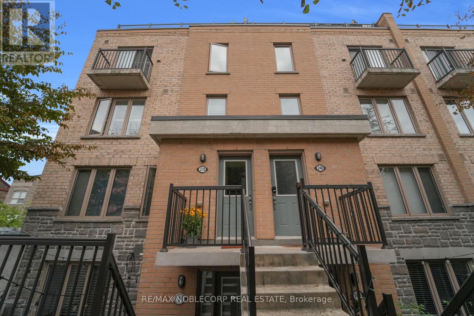 Photo 3 of 239 13 Foundry Avenue, Toronto ON