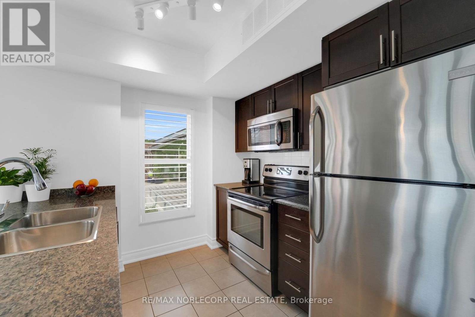 Photo 11 of 239 13 Foundry Avenue, Toronto ON