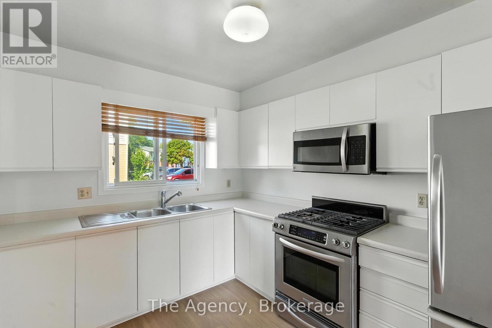 Photo 11 of 44 65 Dorchester Boulevard, St Catharines ON