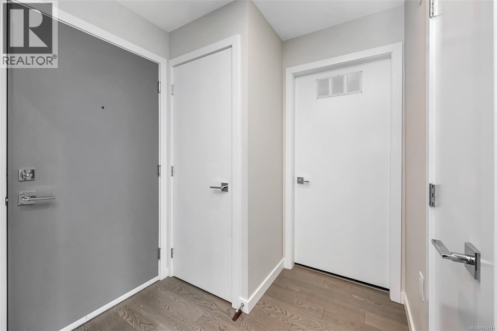 Photo 25 of 603 881 Short St, Saanich BC