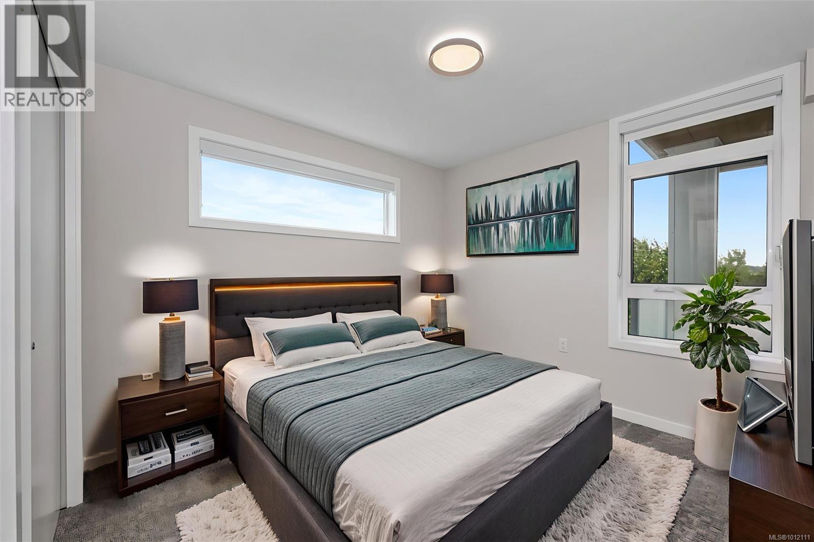 Photo 11 of 603 881 Short St, Saanich BC