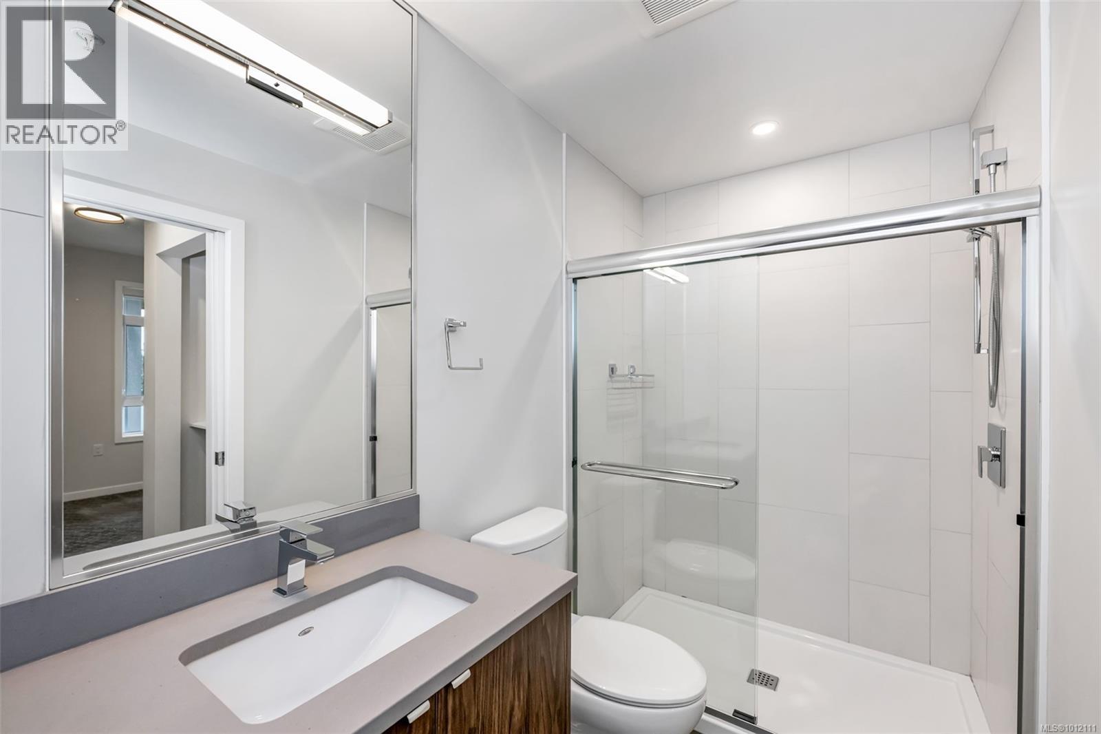 Photo 19 of 603 881 Short St, Saanich BC