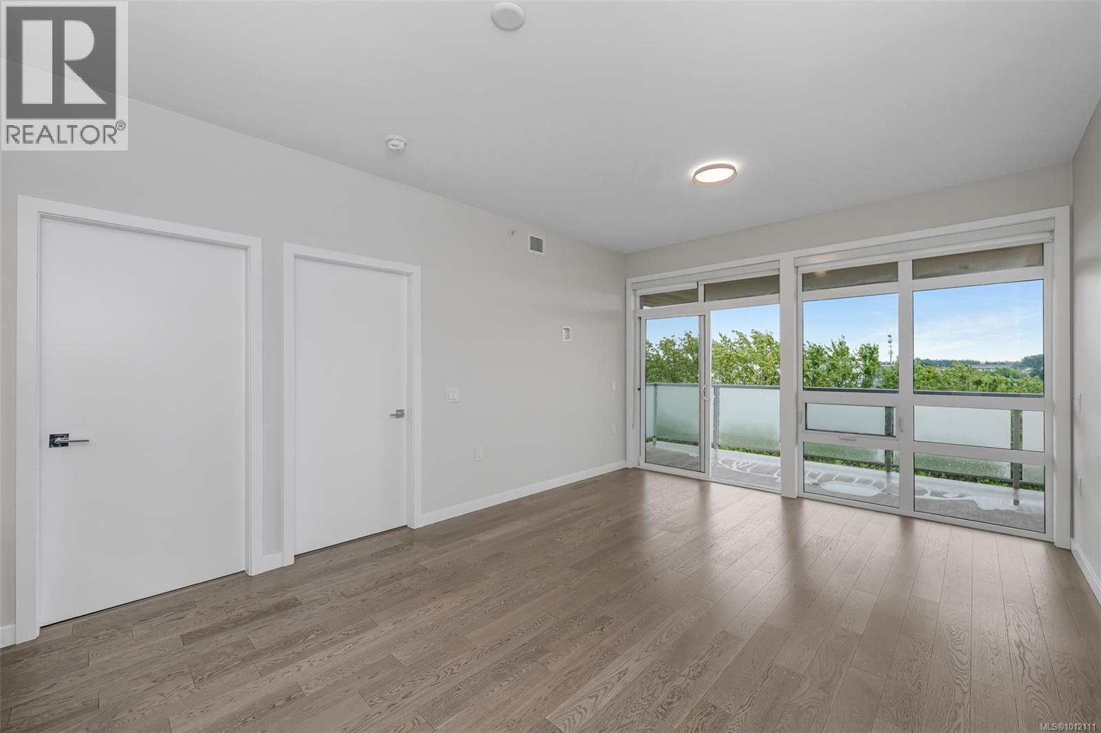 Photo 32 of 603 881 Short St, Saanich BC