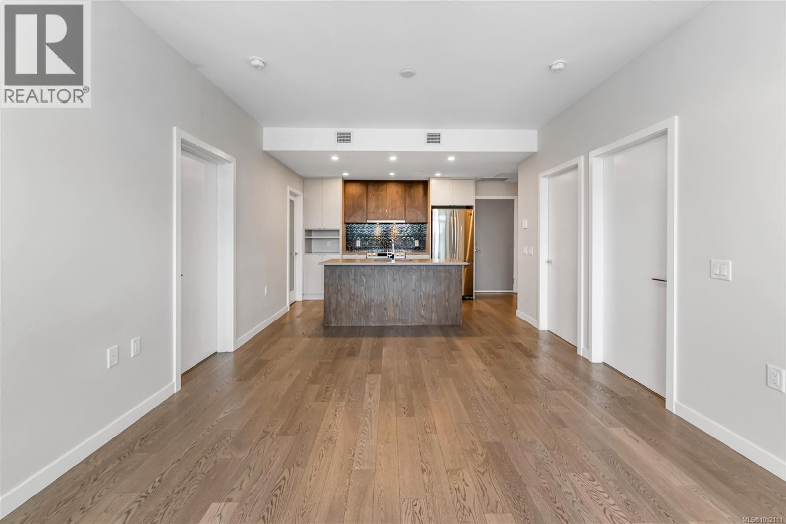 Photo 27 of 603 881 Short St, Saanich BC