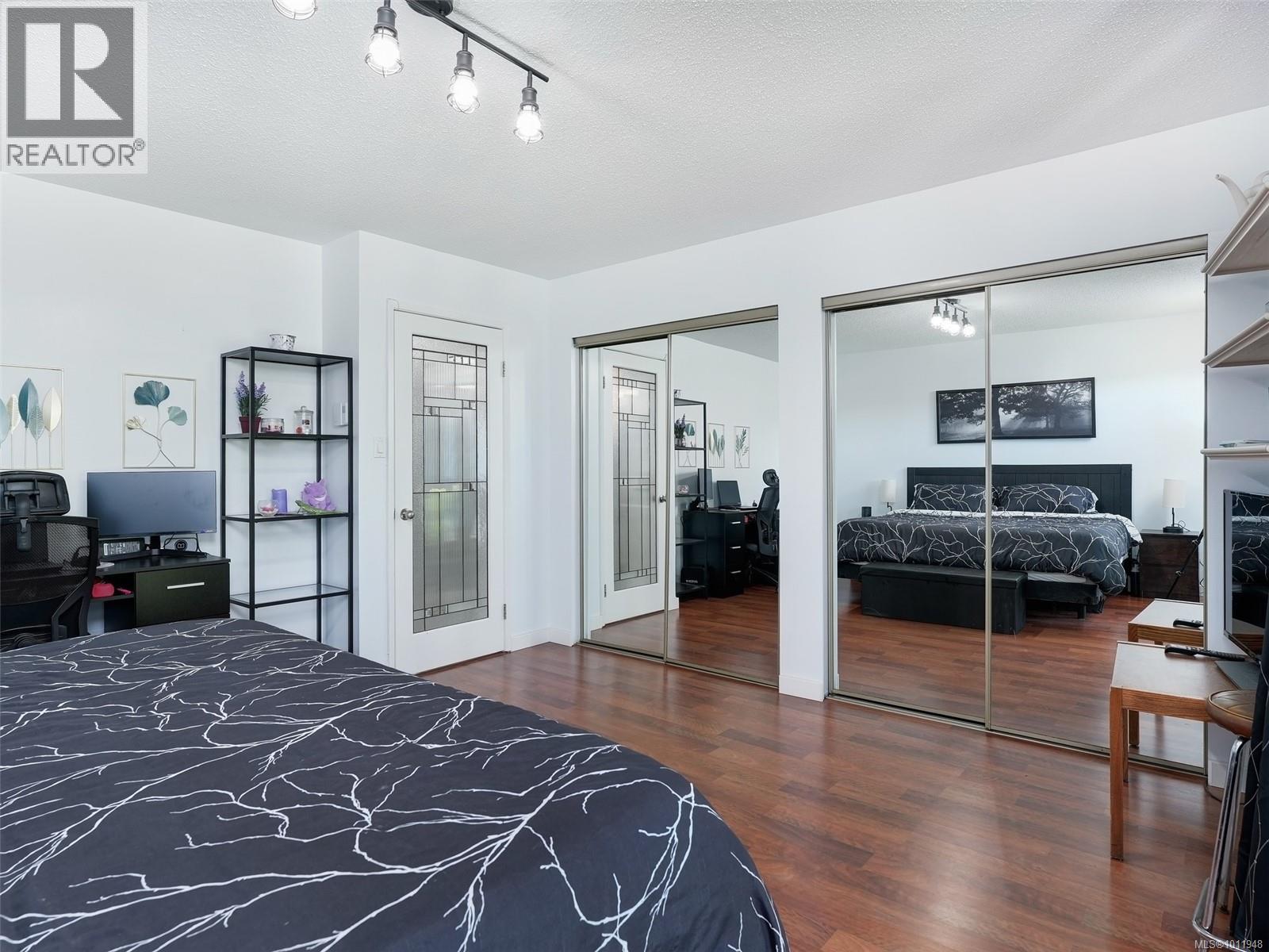 5 6110 Seabroom Road, Sooke
