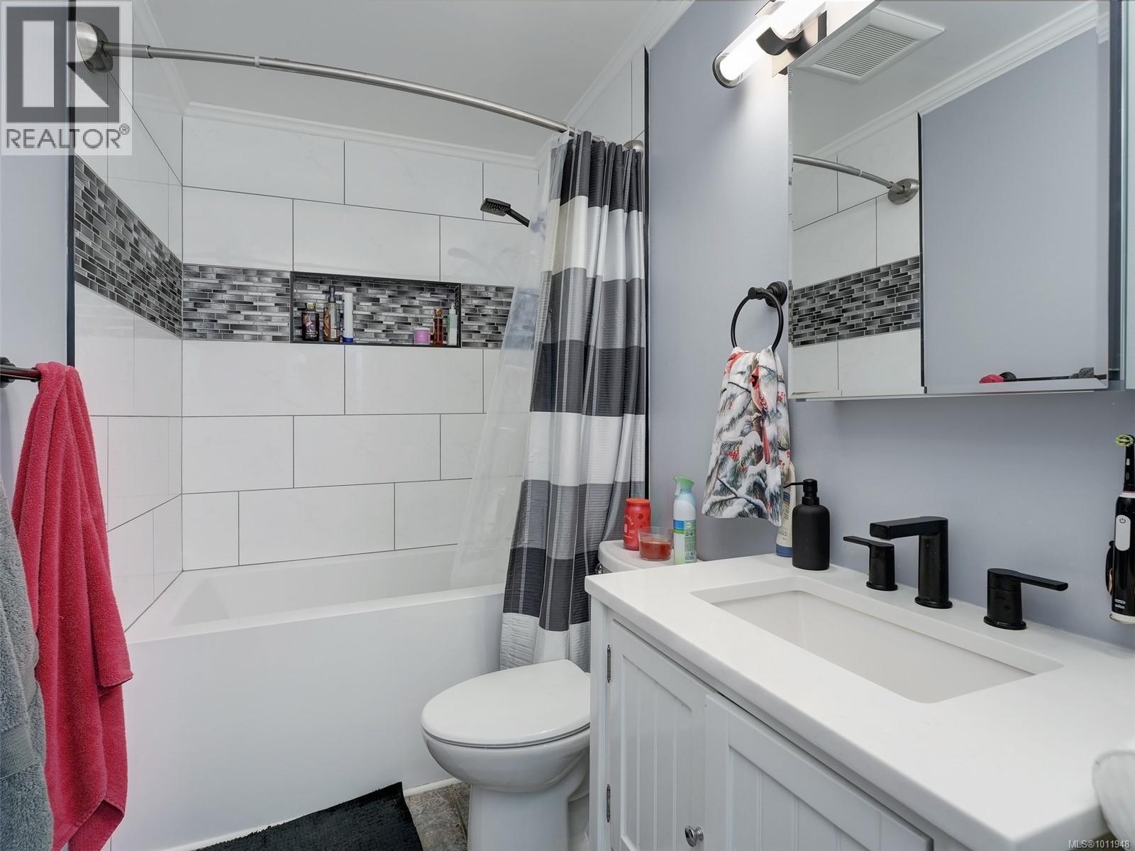 5 6110 Seabroom Road, Sooke