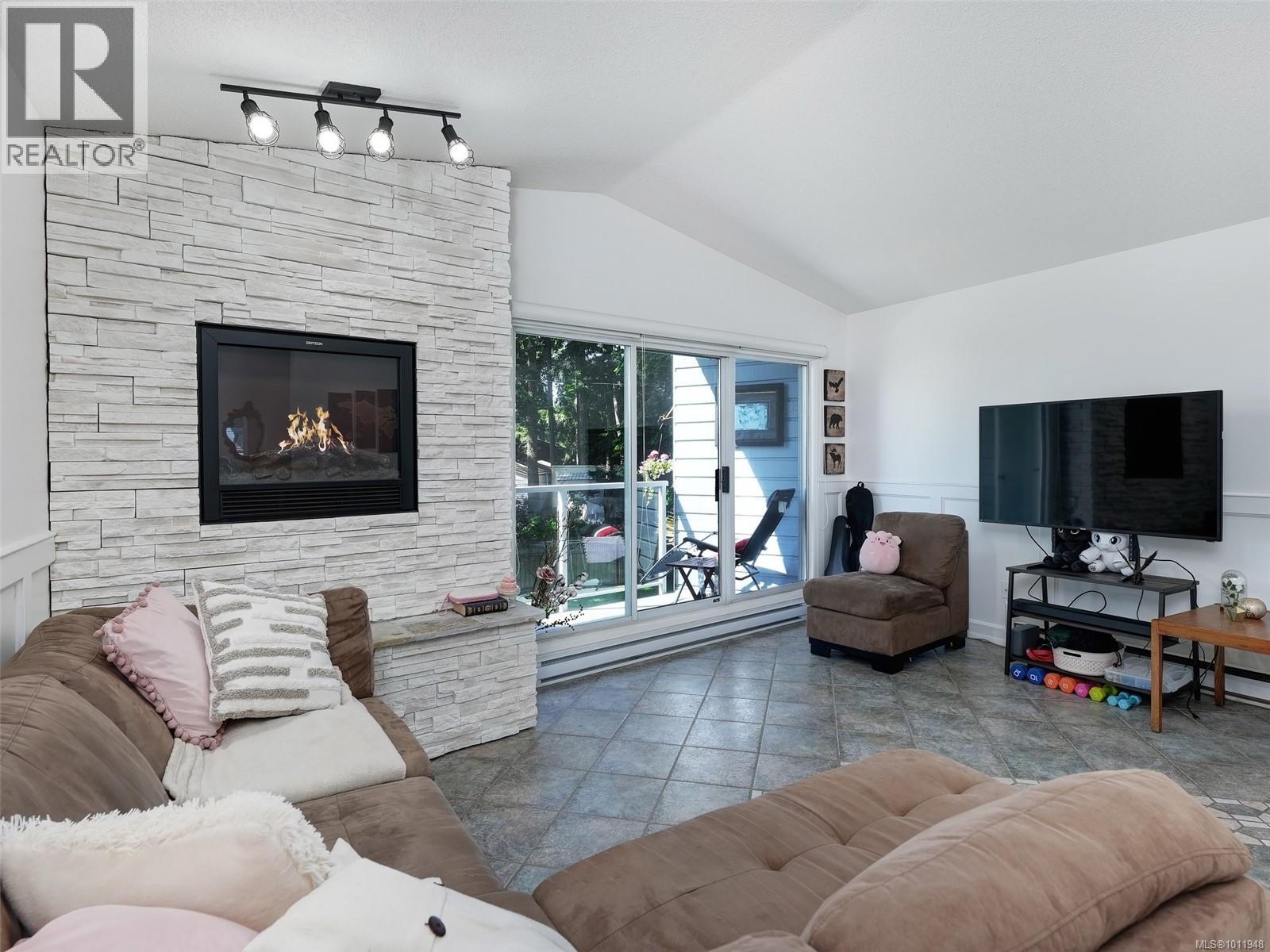 5 6110 Seabroom Road, Sooke