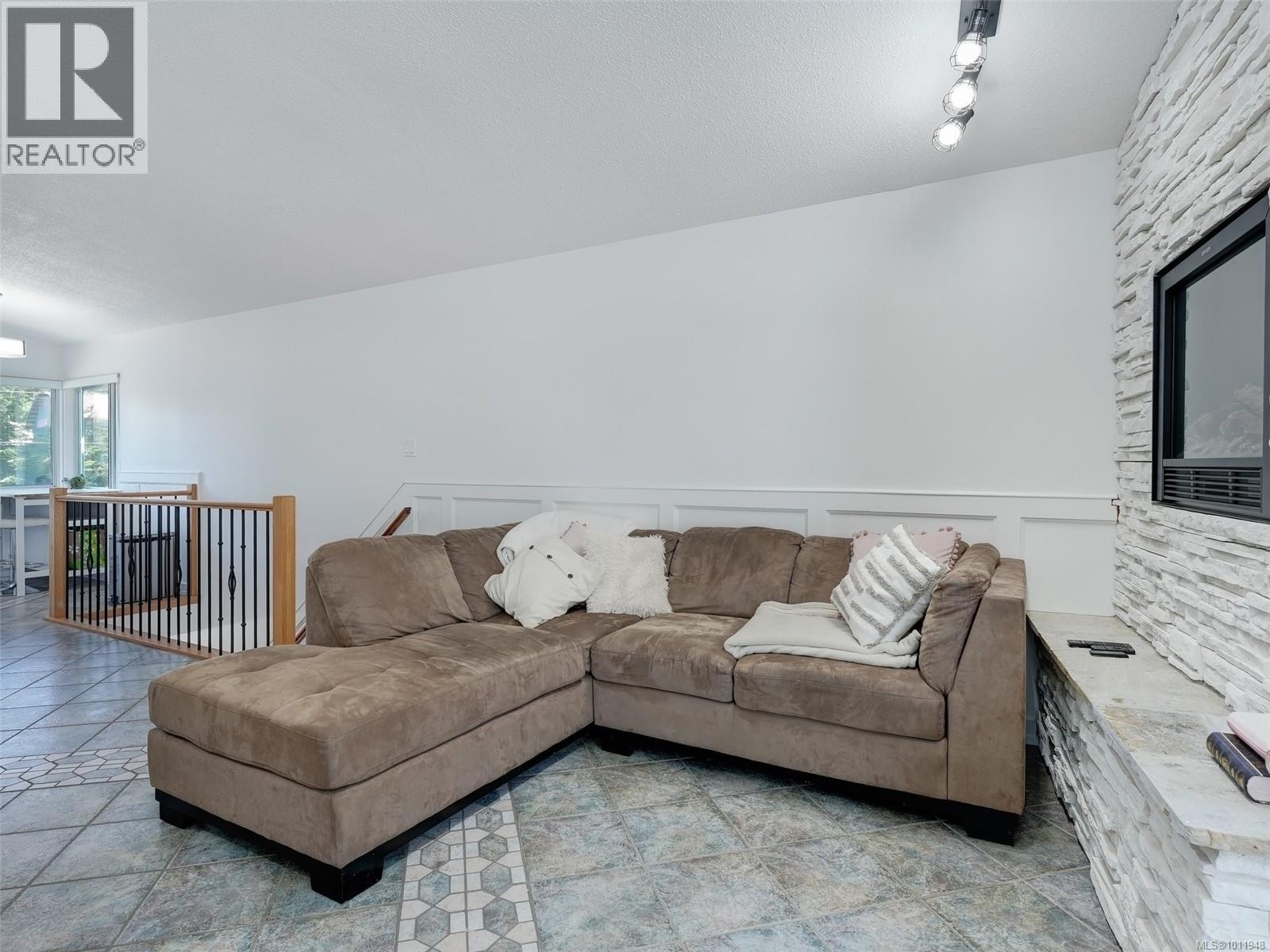 5 6110 Seabroom Road, Sooke