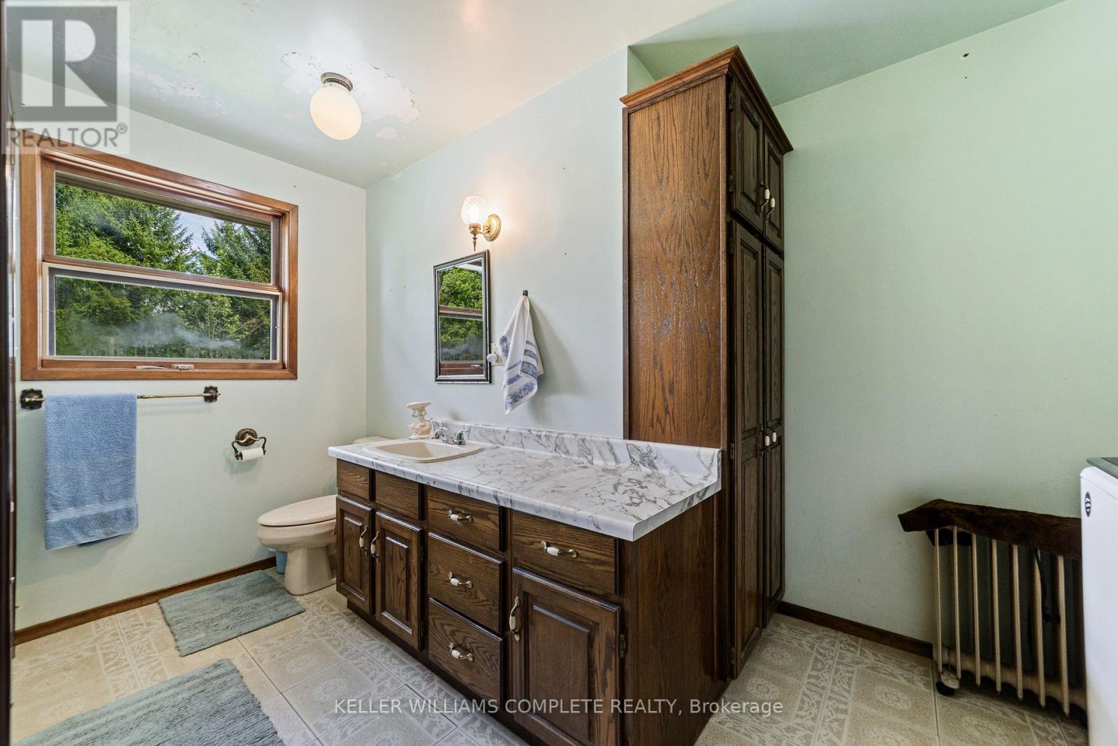 Photo 9 of 1744 6th Con Road W, Hamilton ON