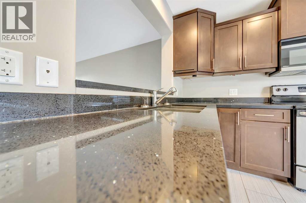 Photo 10 of 3 4260 41 Street, Lloydminster SK