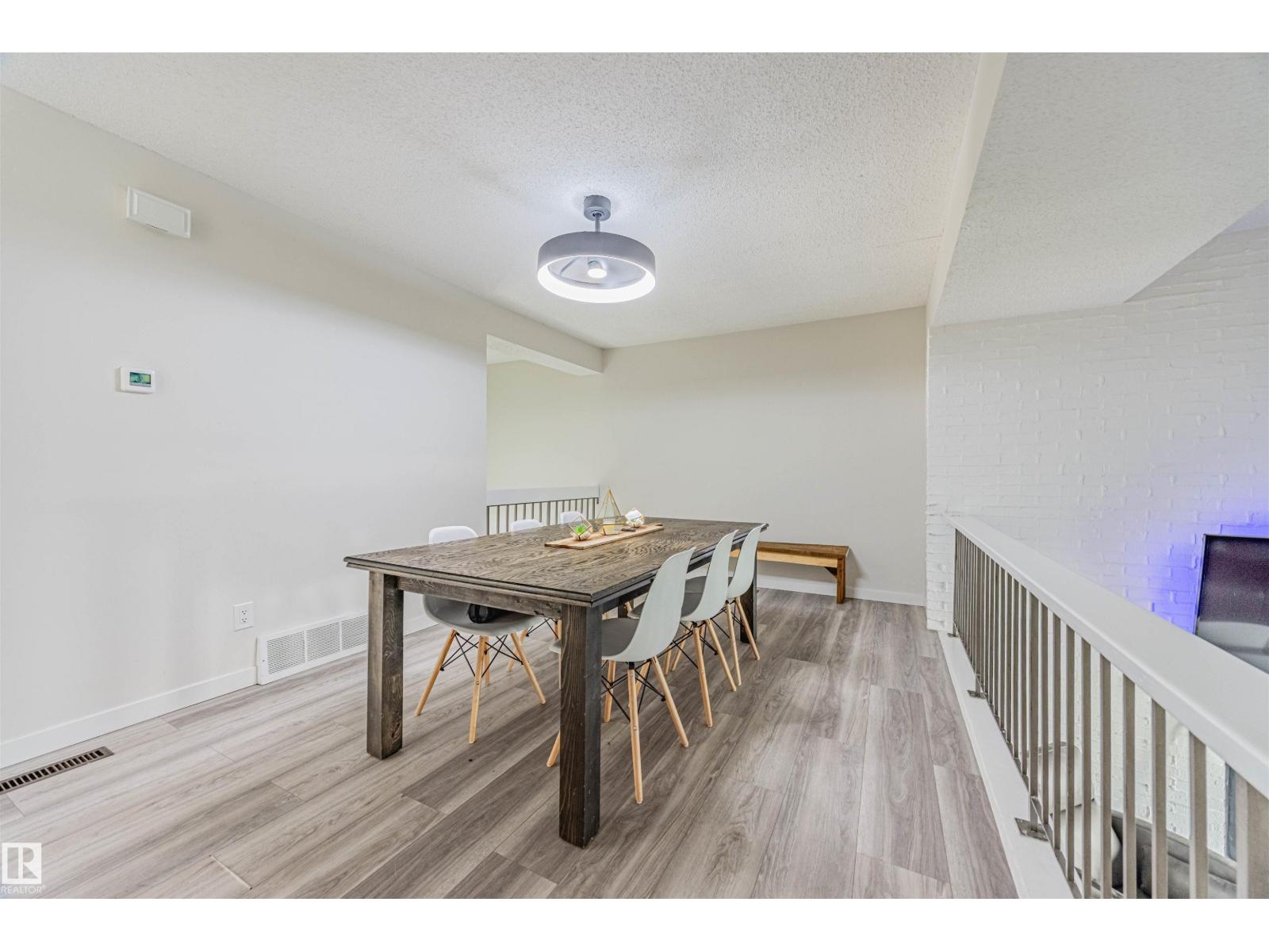 Photo 33 of 3044 108 St Nw, Edmonton AB