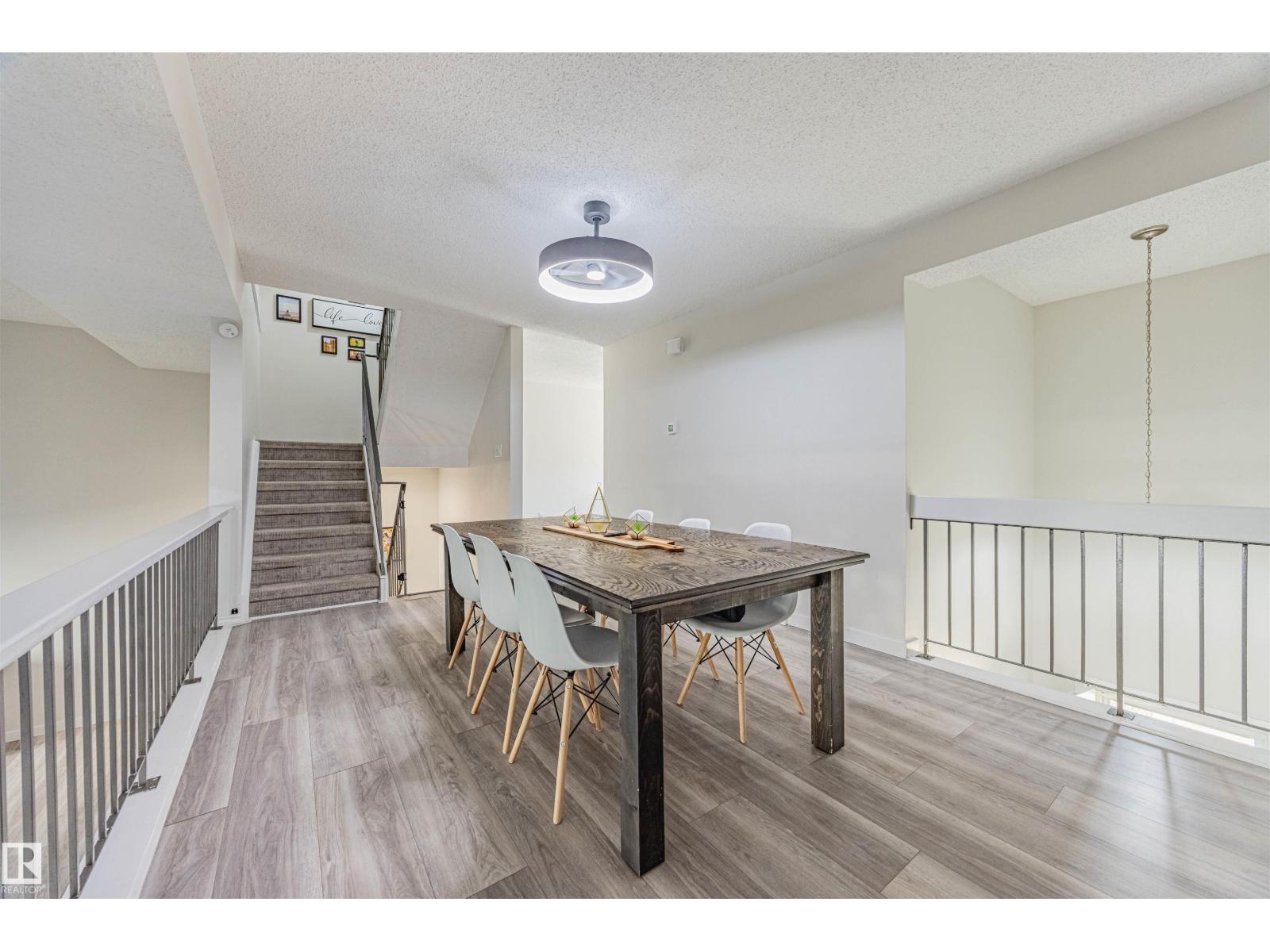 Photo 8 of 3044 108 St Nw, Edmonton AB