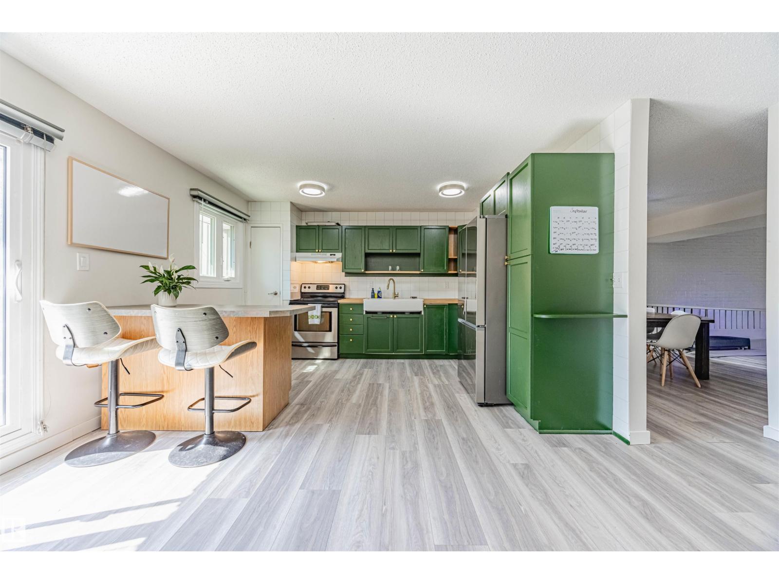 Photo 39 of 3044 108 St Nw, Edmonton AB