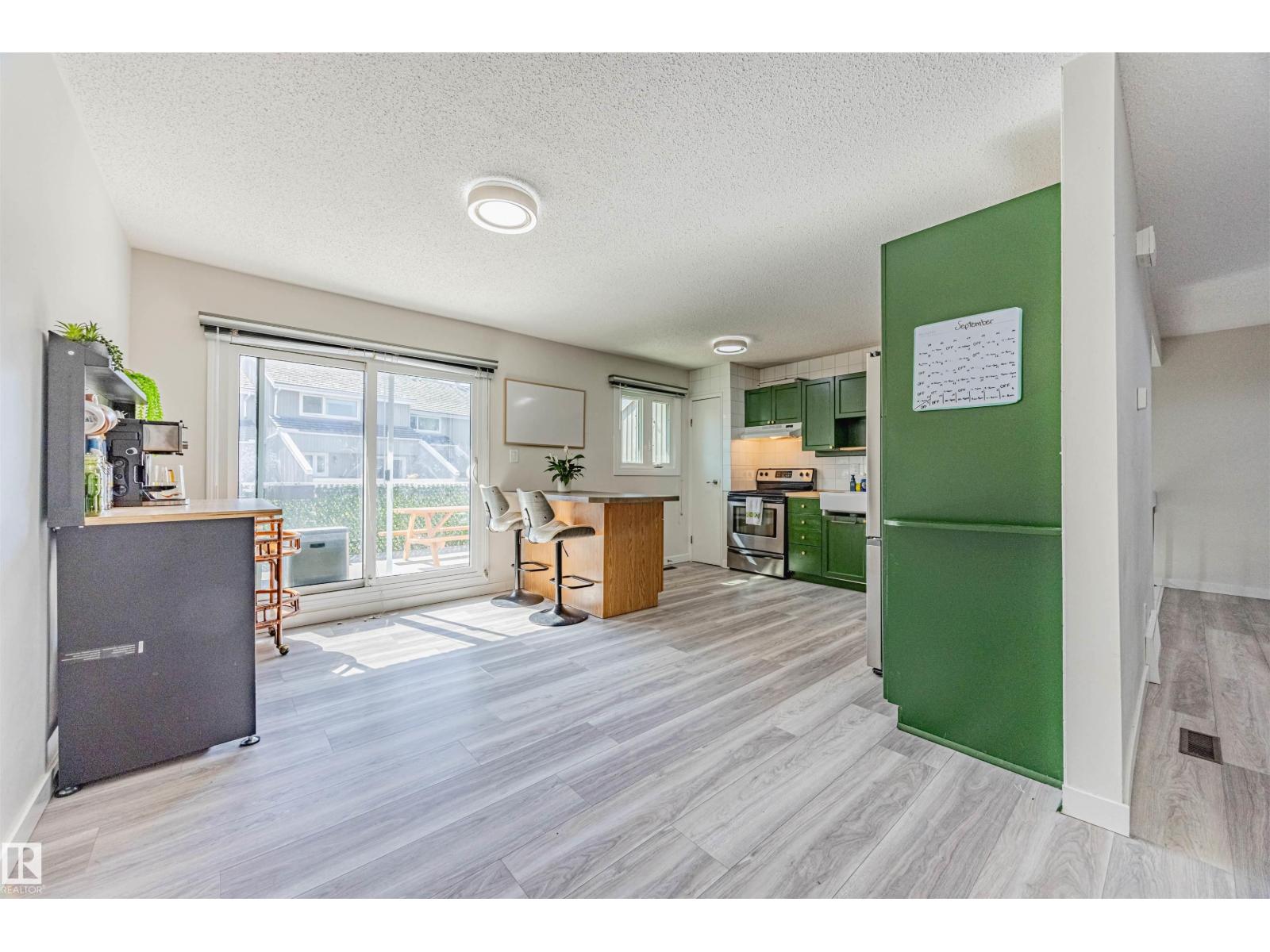 Photo 17 of 3044 108 St Nw, Edmonton AB