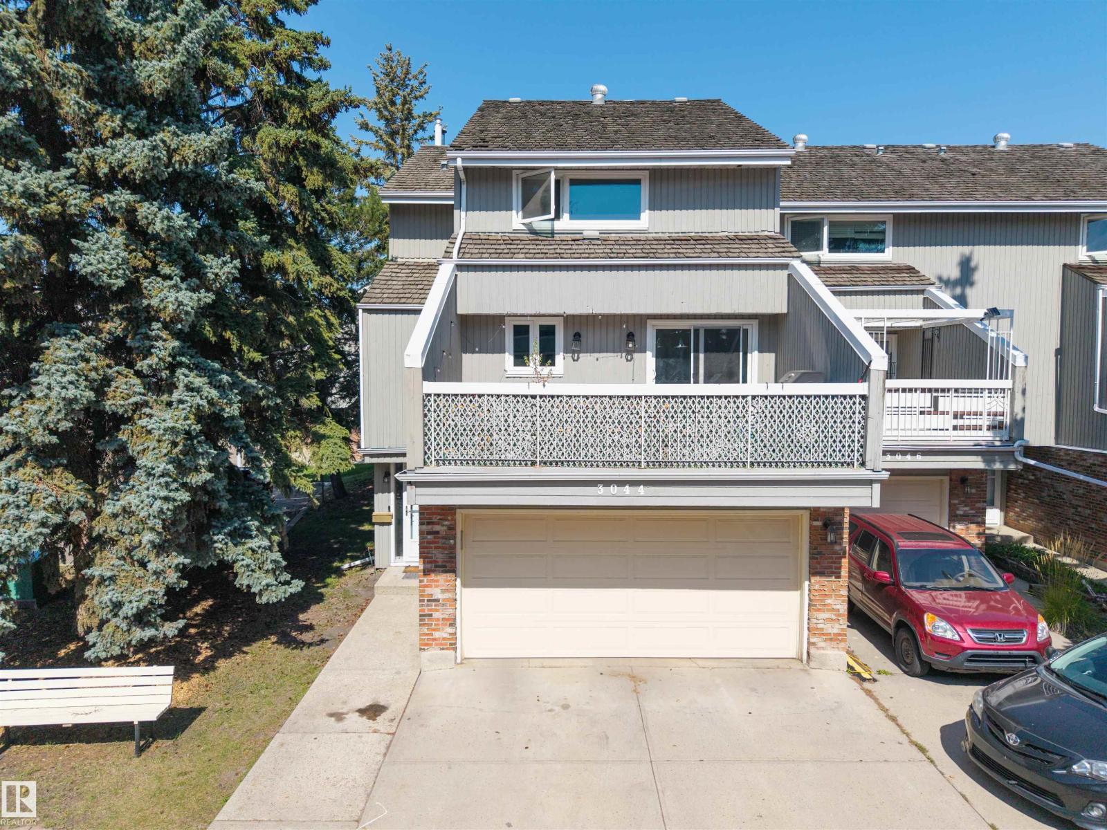 Photo 7 of 3044 108 St Nw, Edmonton AB