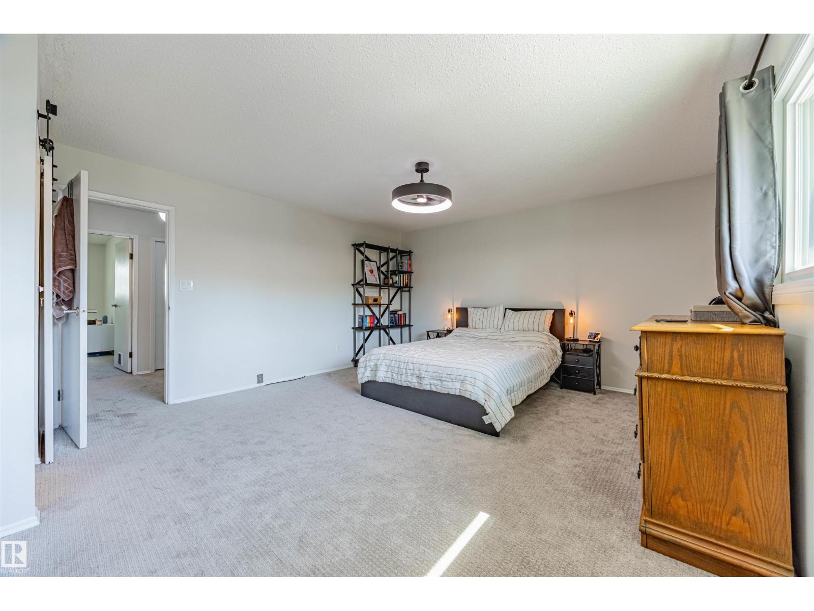 Photo 43 of 3044 108 St Nw, Edmonton AB