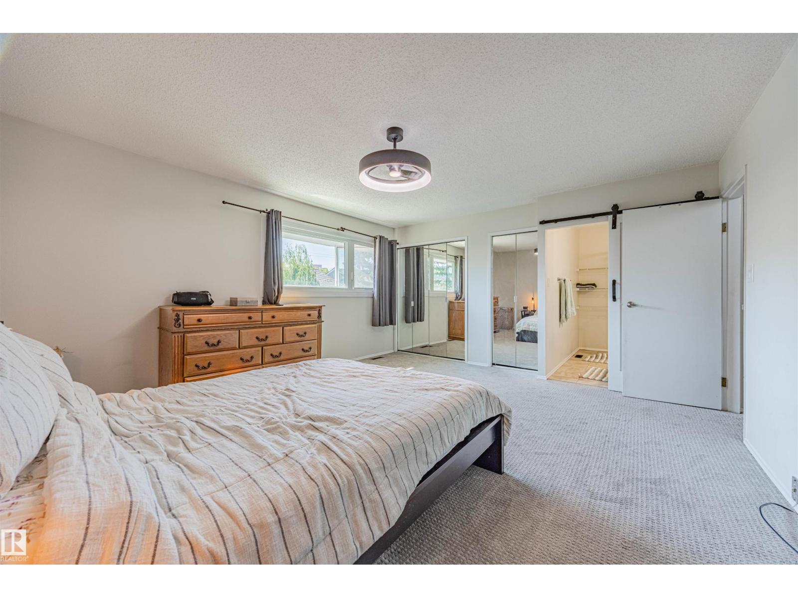 Photo 18 of 3044 108 St Nw, Edmonton AB