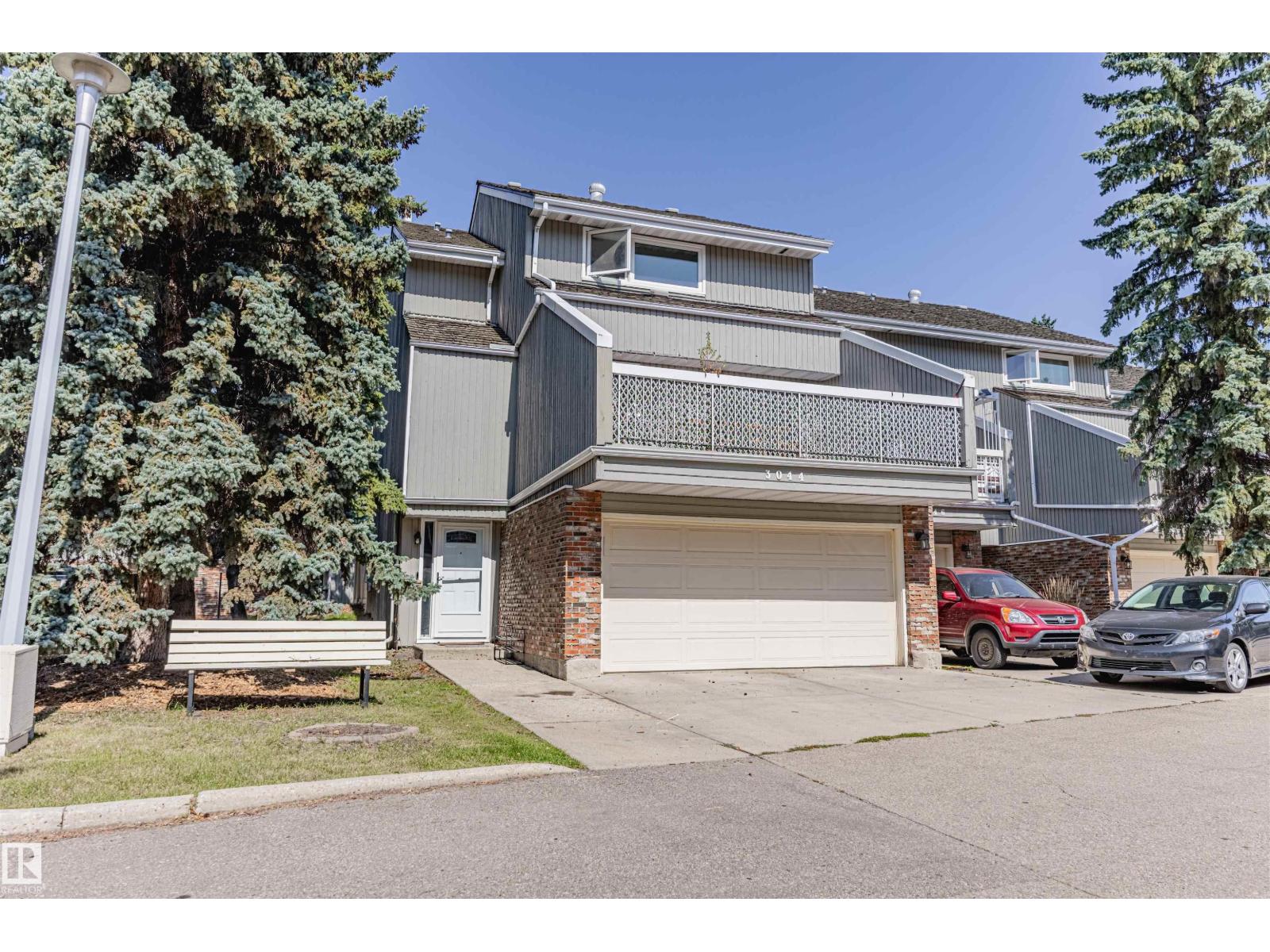 Photo 15 of 3044 108 St Nw, Edmonton AB